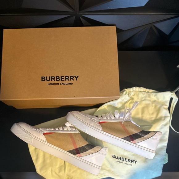 Burberry Check Sneaker - Picture 4 of 6